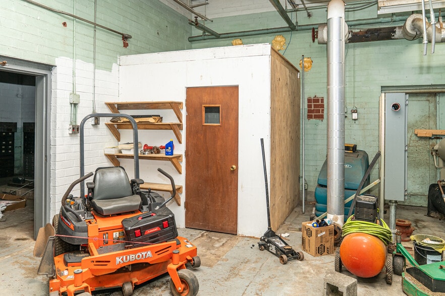 More Photos Of 2580 Highway 46, Heflin Warehouse For Sale