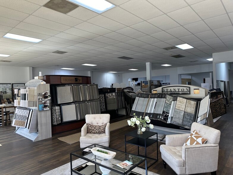 More Photos Of 607 Woodbrook Dr, Charlottesville Freestanding For Lease