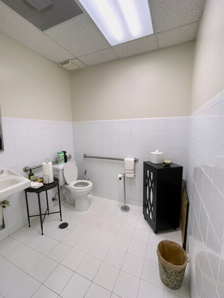 More Photos Of 5220 S University Dr, Davie Office For Sale