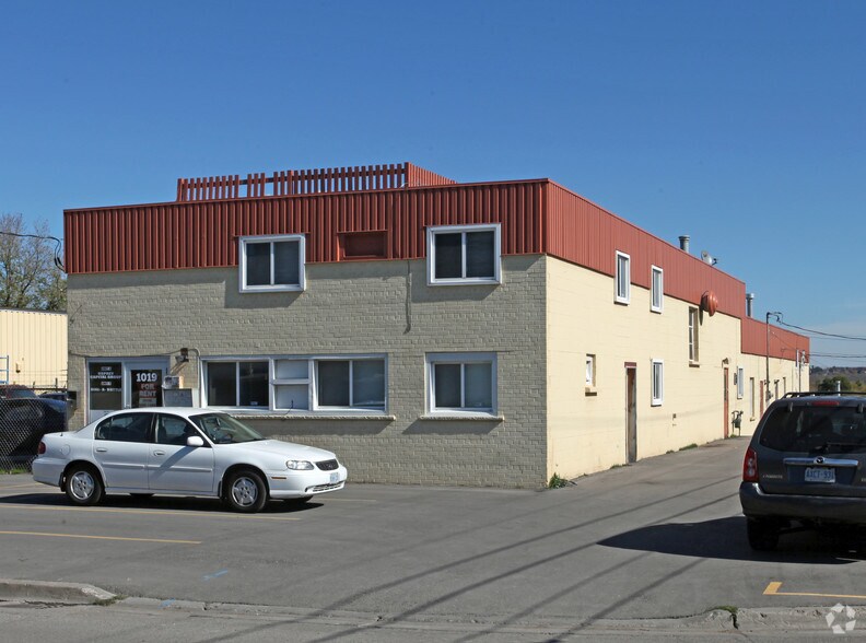 More Photos Of 1019 Nelson St, Oshawa Service For Lease