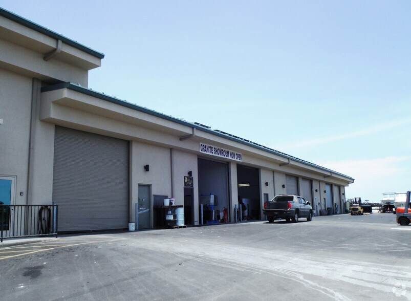 More Photos Of 73-4080 Hulikoa Dr, Kailua Kona Warehouse For Lease