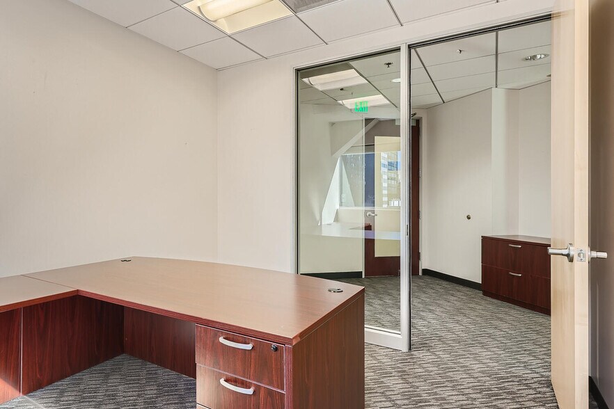 More Photos Of 1800 Glenarm Pl, Denver Office For Sale