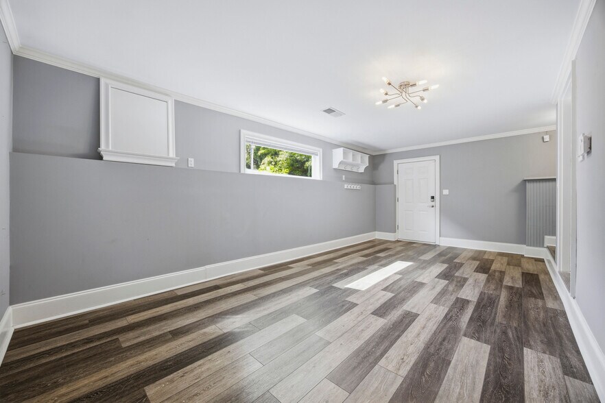 More Photos Of 574 East Ave NE, Atlanta Specialty For Sale