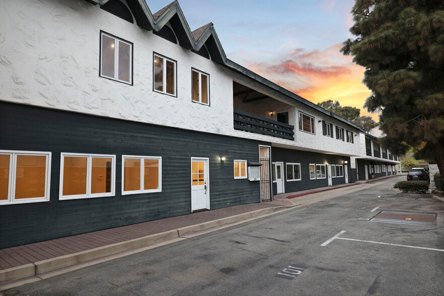 More Photos Of 2436 W Coast Hwy, Newport Beach Office For Lease