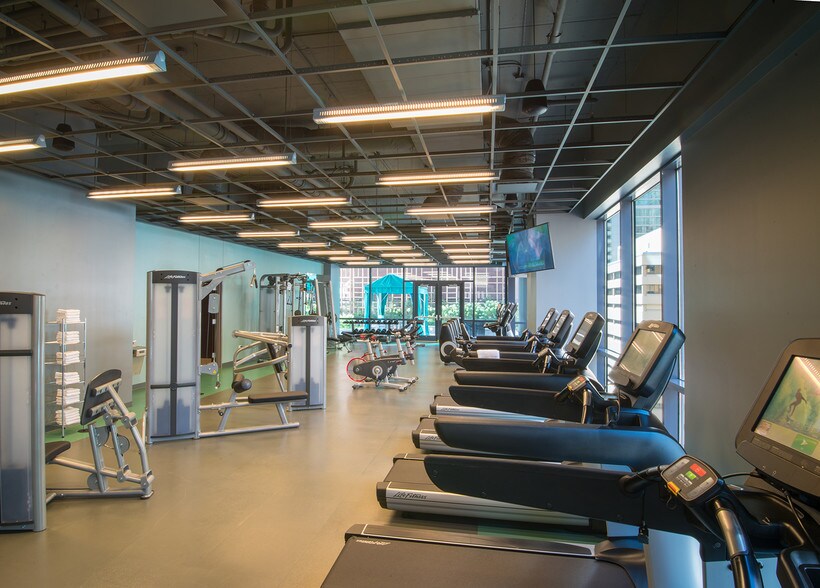 More Photos Of 73 E Lake St, Chicago Apartments For Sale