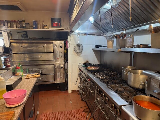 More Photos Of 80 Vineyard Ave, Highland Storefront Retail Residential For Sale