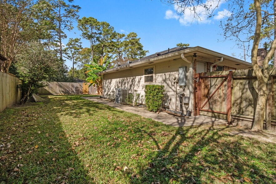 More Photos Of 1930 River Falls Dr, Kingwood Assisted Living For Sale