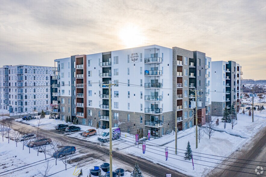 More Photos Of 1449-1451 Av De La Gare, Mascouche Multifamily For Sale
