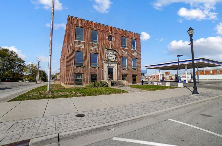 More Photos Of 311 S Main St, Celina Office For Sale