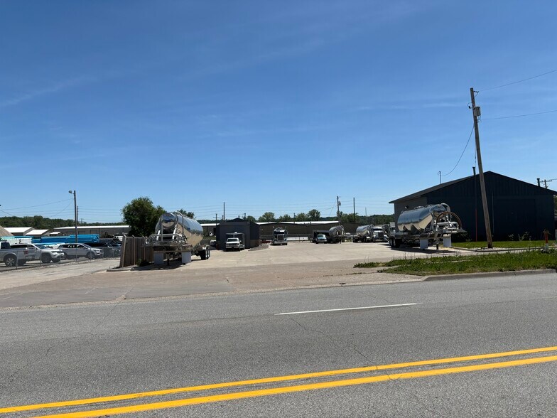 More Photos Of 3701 State St, Bettendorf Industrial For Sale