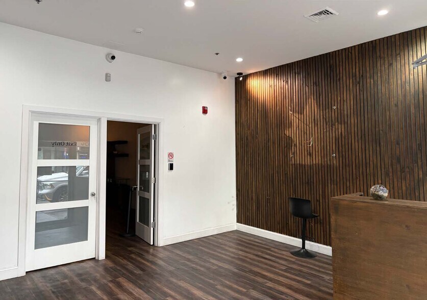 More Photos Of 367 Central Ave, Jersey City Storefront For Lease