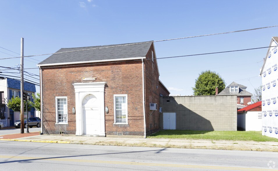 More Photos Of 303 14th St, Ambridge Freestanding For Lease