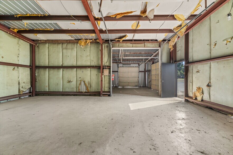 More Photos Of 10063 US-72, Rogersville Warehouse For Sale