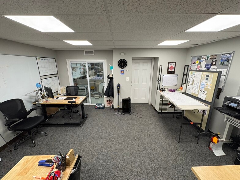 More Photos Of 483 Conarroe St, Philadelphia Warehouse For Lease