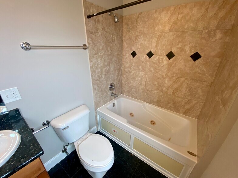 More Photos Of 6557 S Minerva Ave, Chicago Apartments For Sale