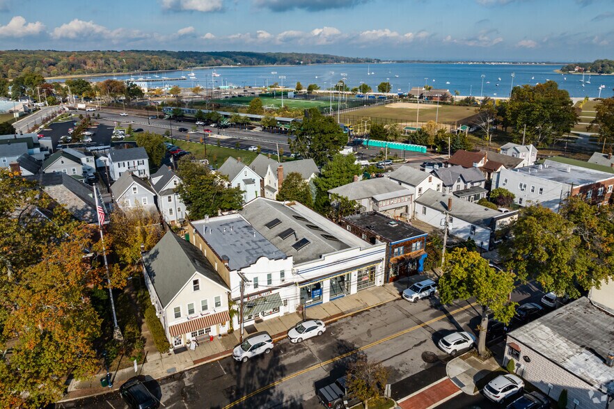 More Photos Of 101 Audrey Ave, Oyster Bay Storefront For Lease