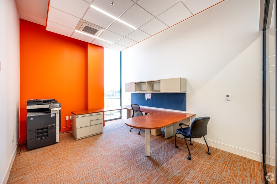 More Photos Of 2220 E Bunch Blvd, Muncie Manufacturing For Sale