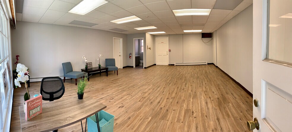 More Photos Of 5508 S Brainard Ave, Countryside Apartments For Lease