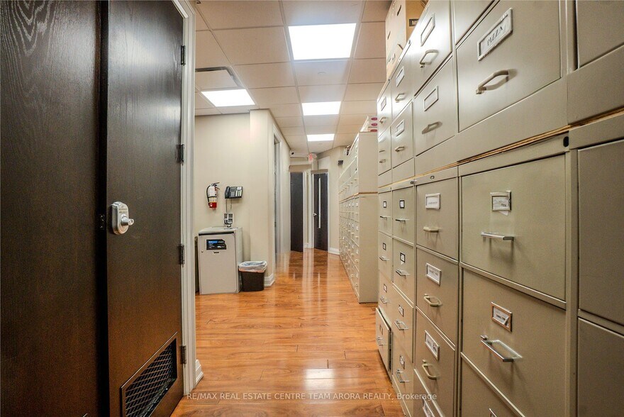 More Photos Of 1804 Alstep Dr, Mississauga Office For Lease