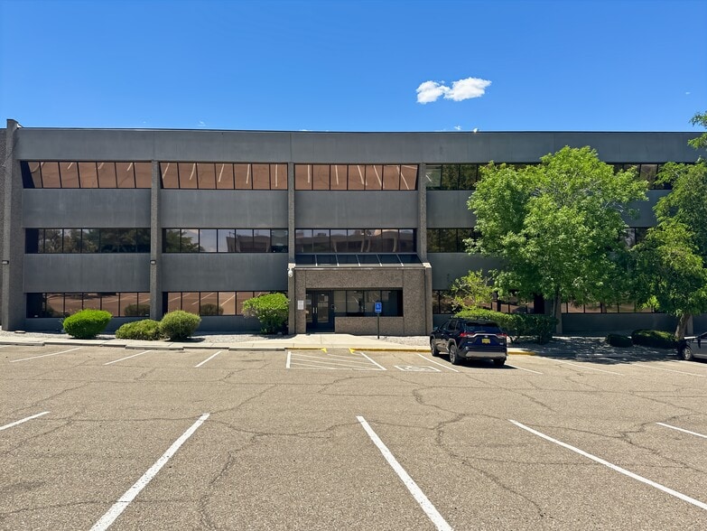 More Photos Of 2340 Alamo Ave SE, Albuquerque Coworking Space