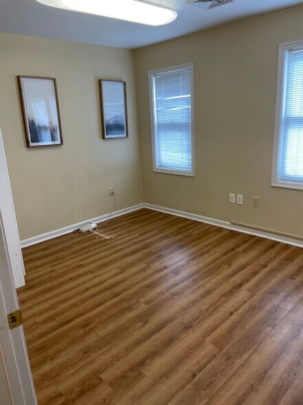 More Photos Of 2106 Gallows Rd, Vienna Office For Lease