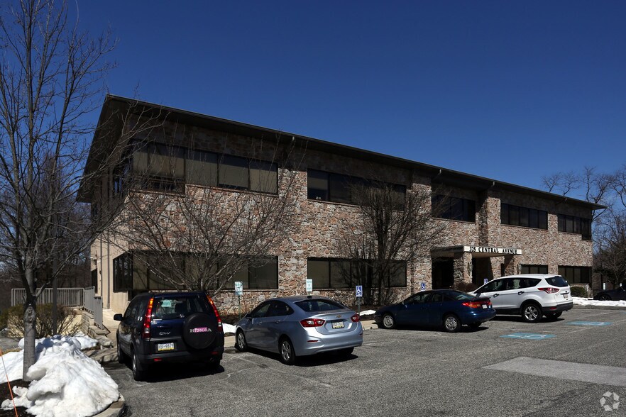 More Photos Of 325 W Central Ave, Malvern Medical For Lease