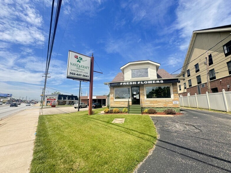 More Photos Of 4450 Dixie Hwy, Louisville Freestanding For Sale