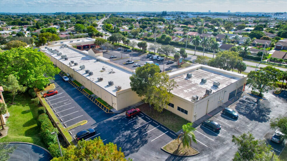 More Photos Of 7118-7170 N Nob Hill Rd, Tamarac General Retail For Lease