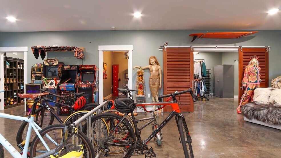 More Photos Of 17629 Cordova Pl, Panama City Beach Industrial For Sale