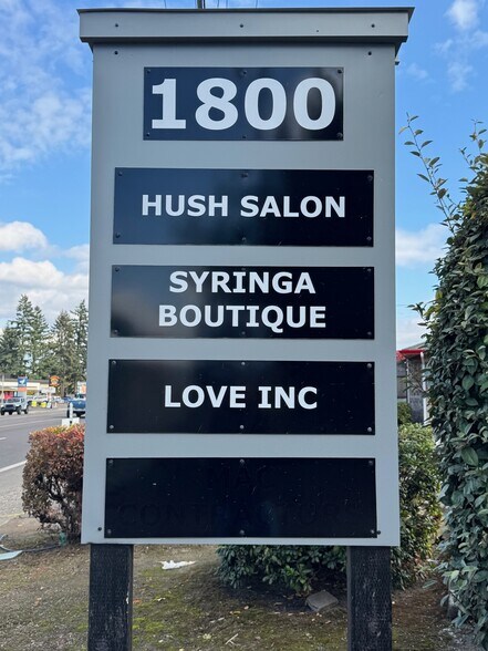 More Photos Of 1800 NE Highway 99W, Mcminnville Storefront Retail Office For Lease