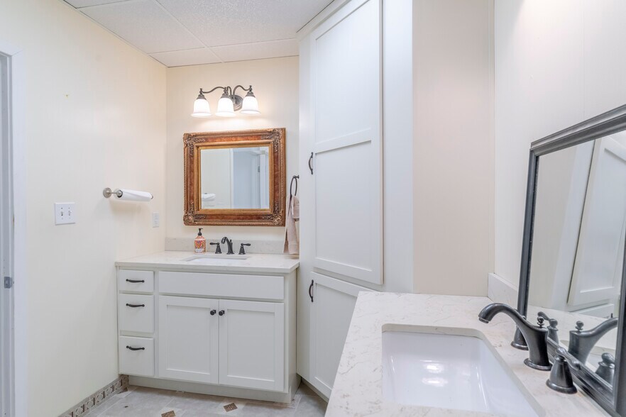 More Photos Of 1410 Incarnation Dr, Charlottesville Medical For Sale