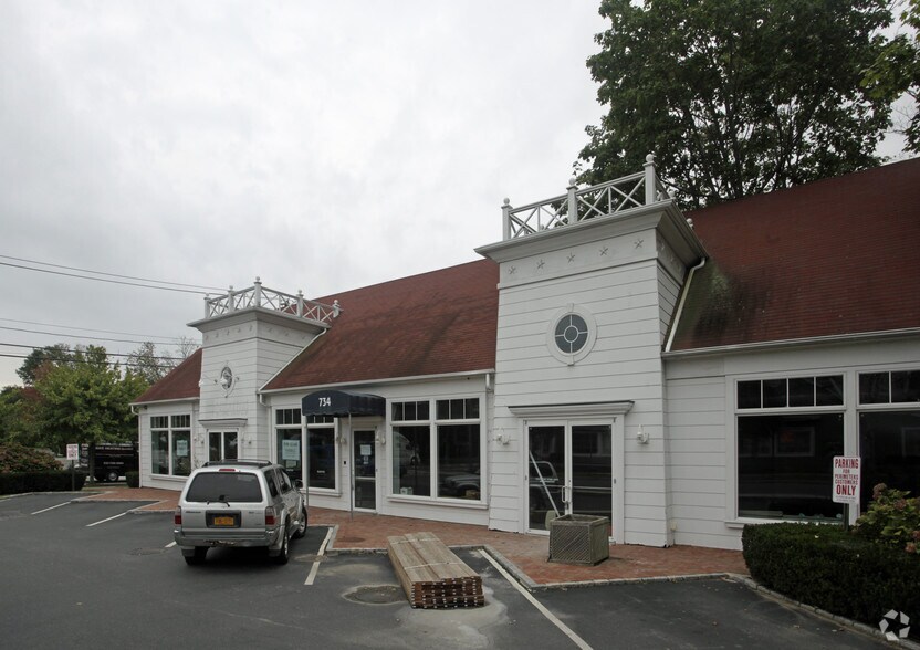 Primary Photo Of 734 Montauk Hwy, Water Mill Freestanding For Lease