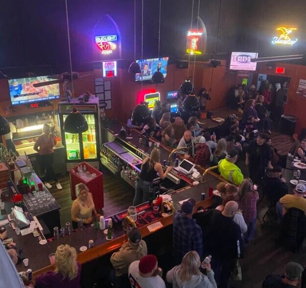 More Photos Of 136 N 1st St, Fairborn Bar For Sale
