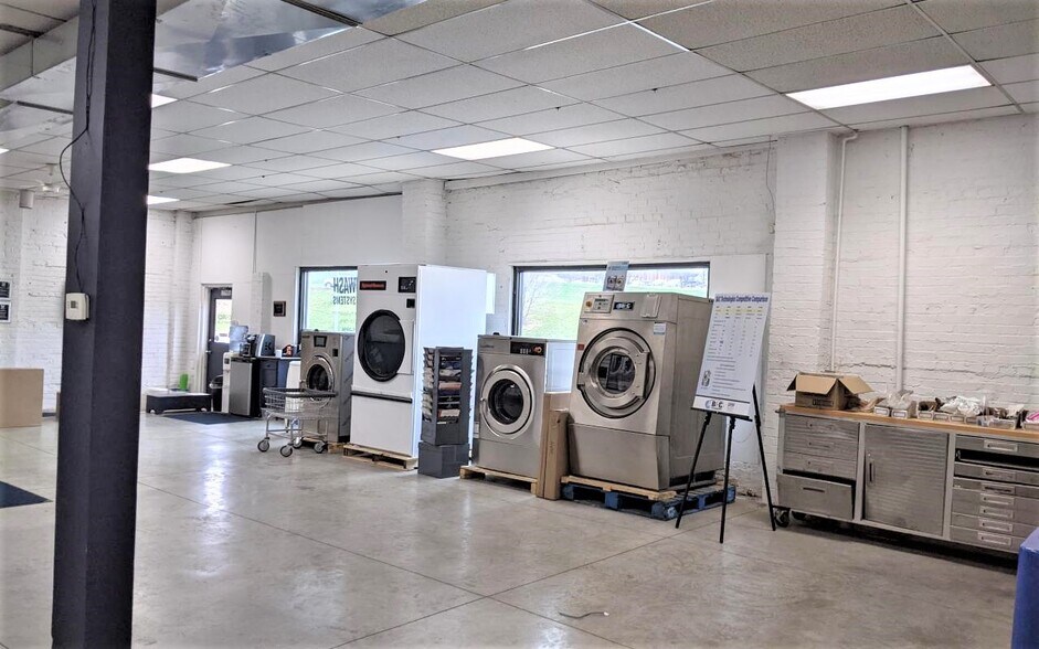 More Photos Of 4808 S 26th St, Omaha Warehouse For Sale