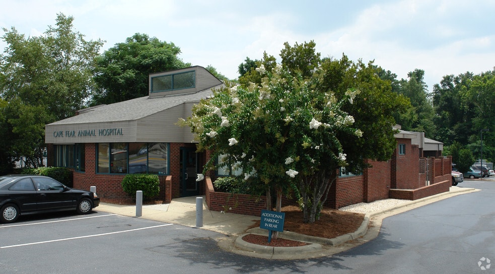 Primary Photo Of 3309 Bragg Blvd, Fayetteville Veterinarian Kennel For Lease