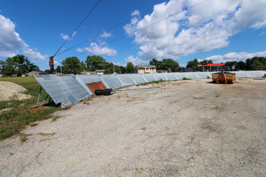 More Photos Of 107 8th Ave SW, Kasson Specialty For Sale