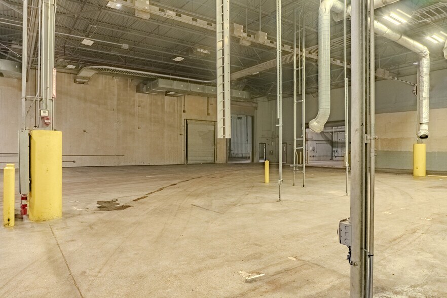 More Photos Of 4611 Wiseman Blvd, San Antonio Manufacturing For Sale