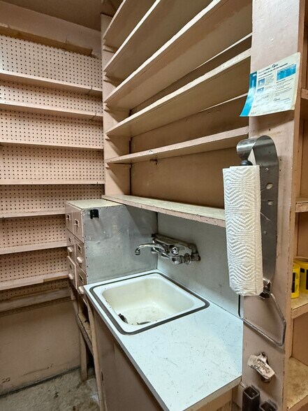 More Photos Of 4185-4187 Hamilton Ave, Cincinnati Storefront Retail Residential For Lease