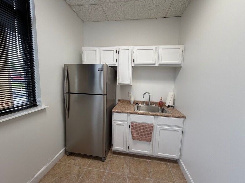 More Photos Of 1208 Church Rd, Liberty Medical For Lease