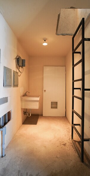 More Photos Of 2825 E Tahquitz Canyon Way, Palm Springs Medical For Sale