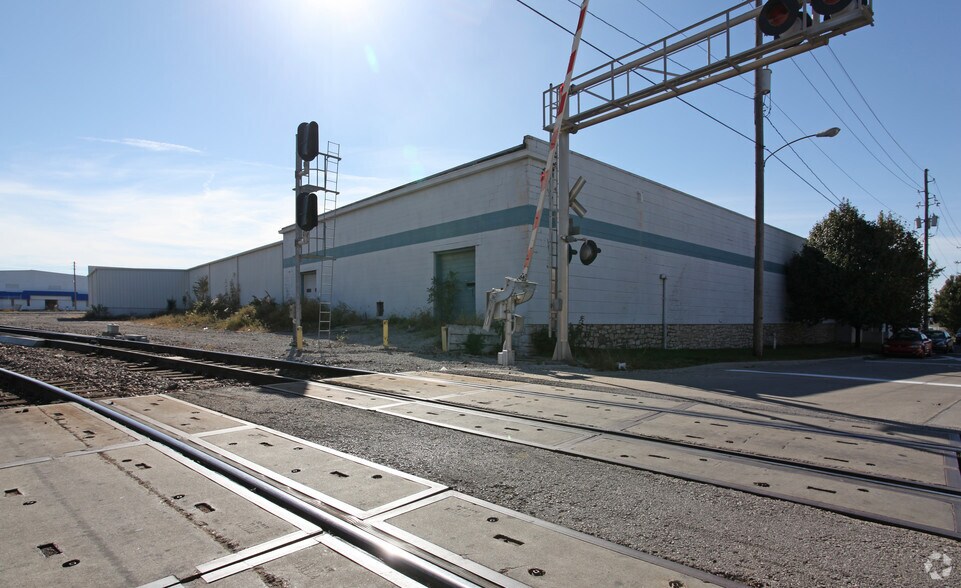 More Photos Of 87 Shawnee Ave, Kansas City Warehouse For Lease