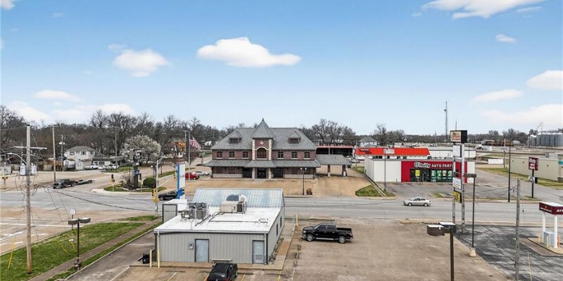 More Photos Of 2120 Main St, Parsons Fast Food For Sale
