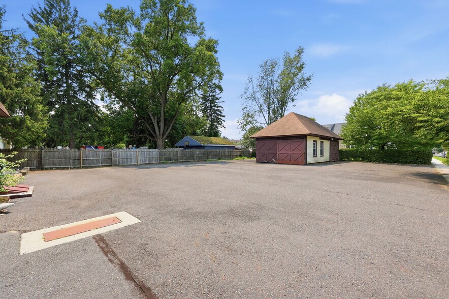 More Photos Of 168 White Horse Ave, Hamilton Office For Sale