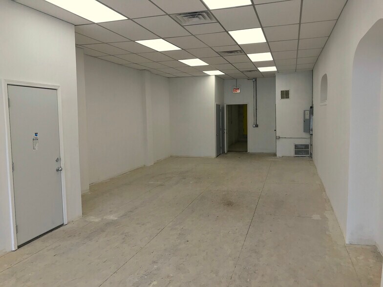 More Photos Of 4716-4722 N Kedzie Ave, Chicago Storefront Retail Residential For Lease