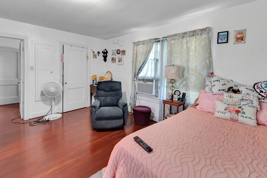 More Photos Of 1005 Macarthur St, Victoria Apartments For Sale
