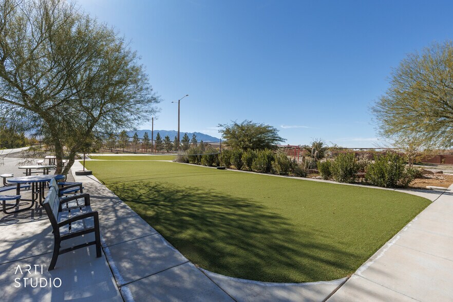 More Photos Of 3767 S Scenic Blvd, Littlefield Flex For Sale