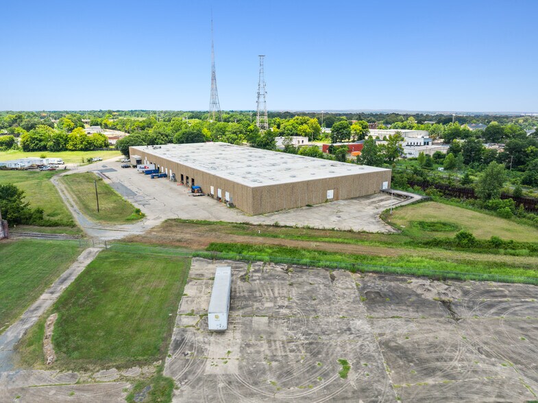 More Photos Of 2005 Texas Ave, Shreveport Warehouse For Lease