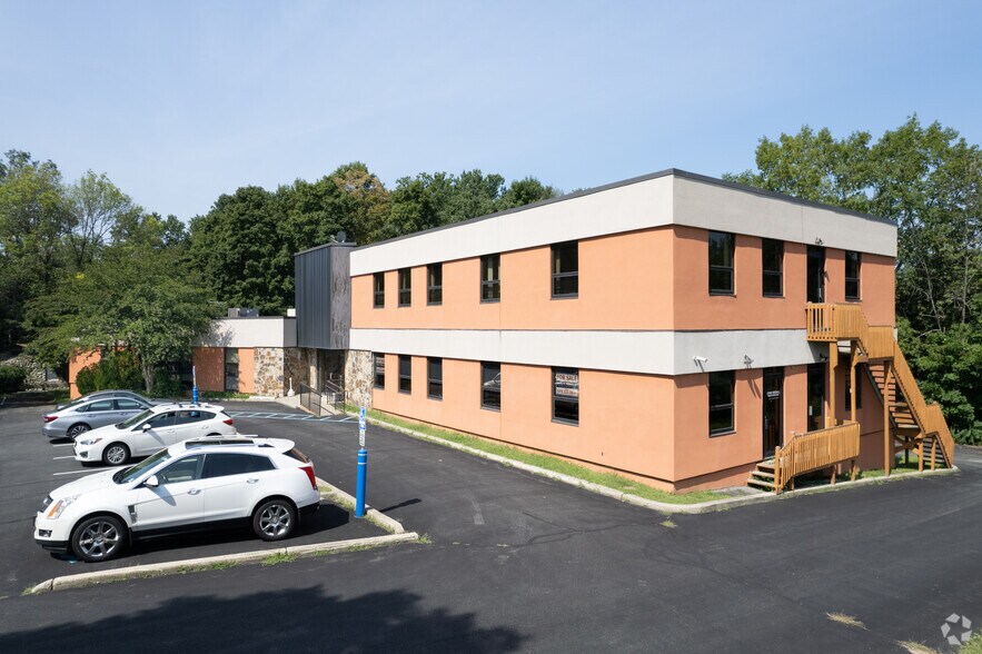 More Photos Of 4 Waterloo Rd, Stanhope Office For Sale