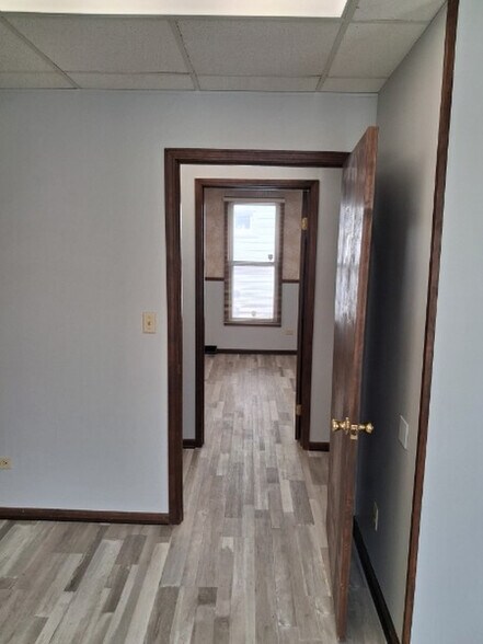 More Photos Of 442 N Lake St, Aurora Office For Sale