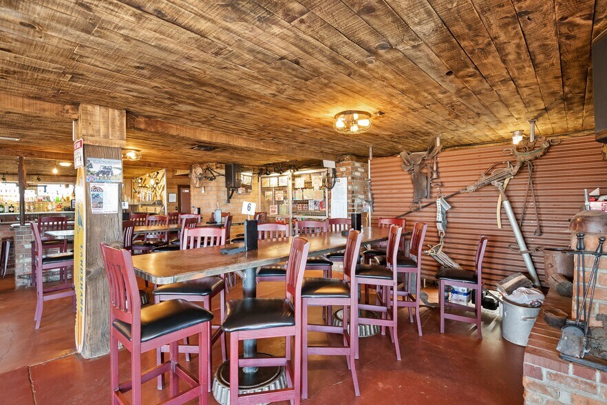 More Photos Of 1200 N Jefferson Dr, Oracle Bar For Sale